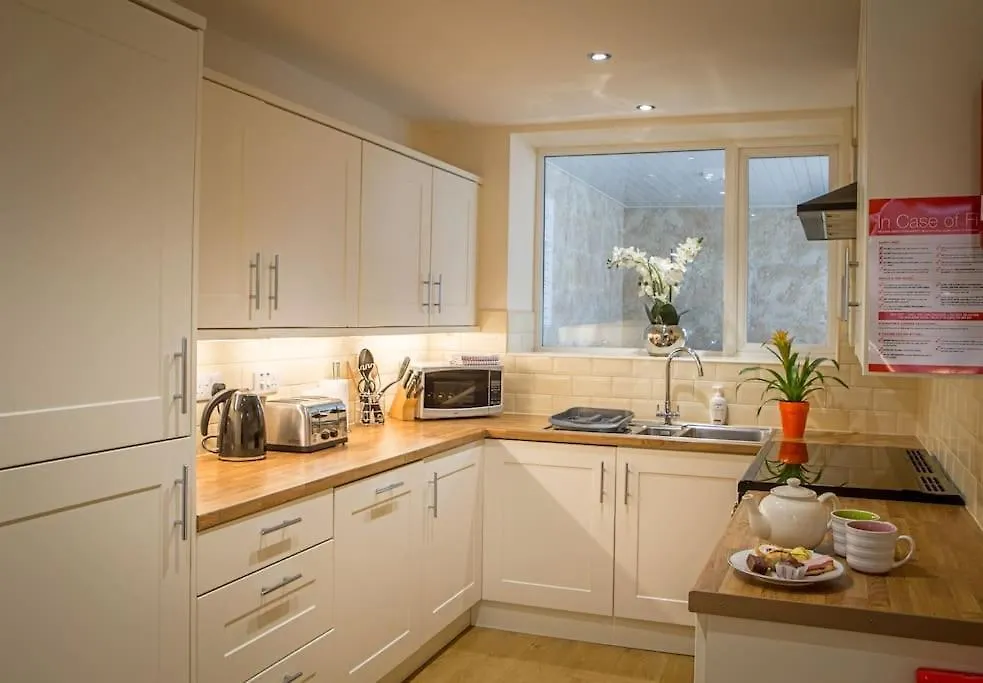 Huge 12 Bedroom Sleep 24 Luxury With 2 Hot Tubs Scarborough Dom wakacyjny