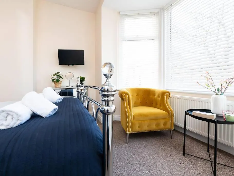 Huge 12 Bedroom Sleep 24 Luxury With 2 Hot Tubs Scarborough 0*,